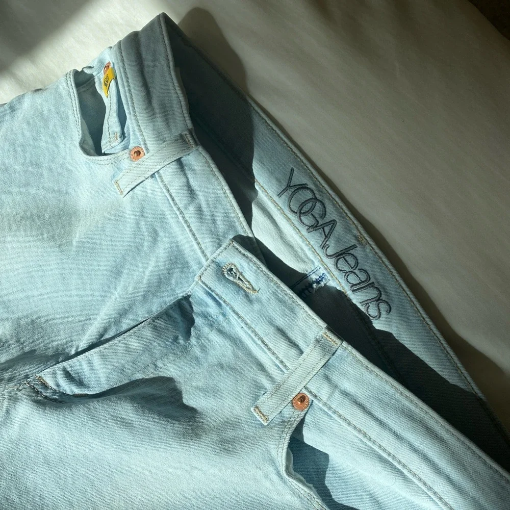 Yoga Canada flared jeans like new barely worn - Picture 3 of 4